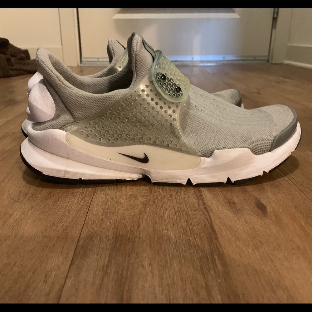 Men’s Nike sock dart size 9